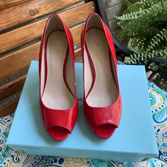 Red heels - Picture 1 of 5